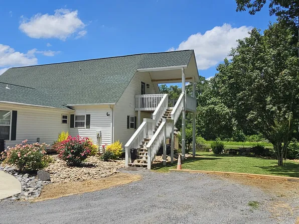 1045 Natures Cove Rd #A, Saluda, SC 29138