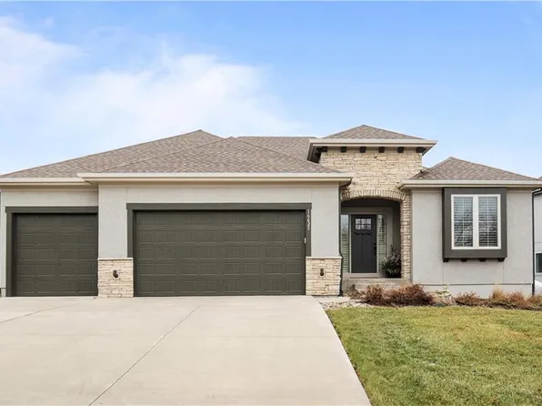 16625 S Loiret St, Olathe, KS 66062