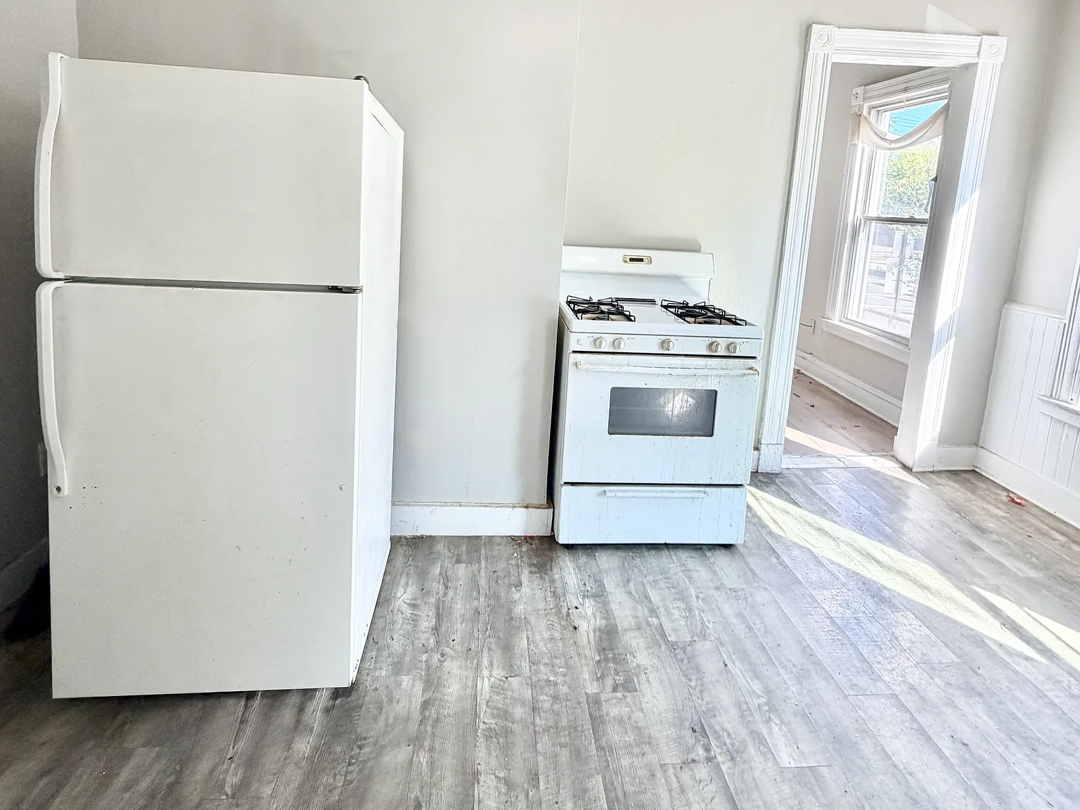 3 bed, 1000 sqft, $1,675 — Photo 1
