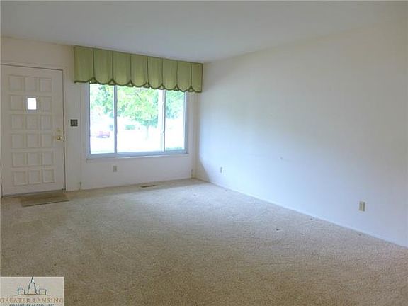 4th image of 2121 Vassar Dr