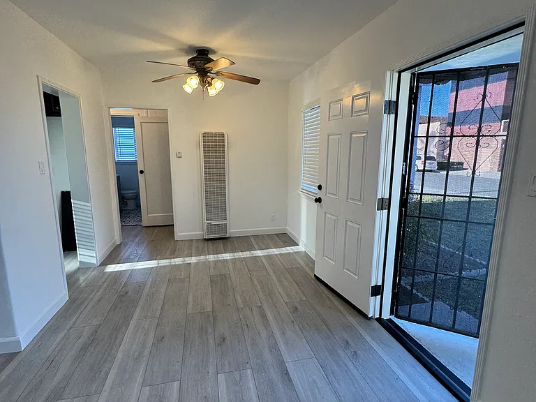 13831 Manor Dr — Photo 12