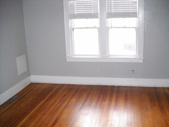 5th image of 1600 NW 45th St