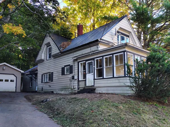 84 Free Street, Dexter, ME 04930