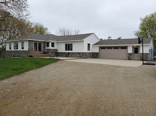 73734 State Line Rd, Emmons, MN 56029