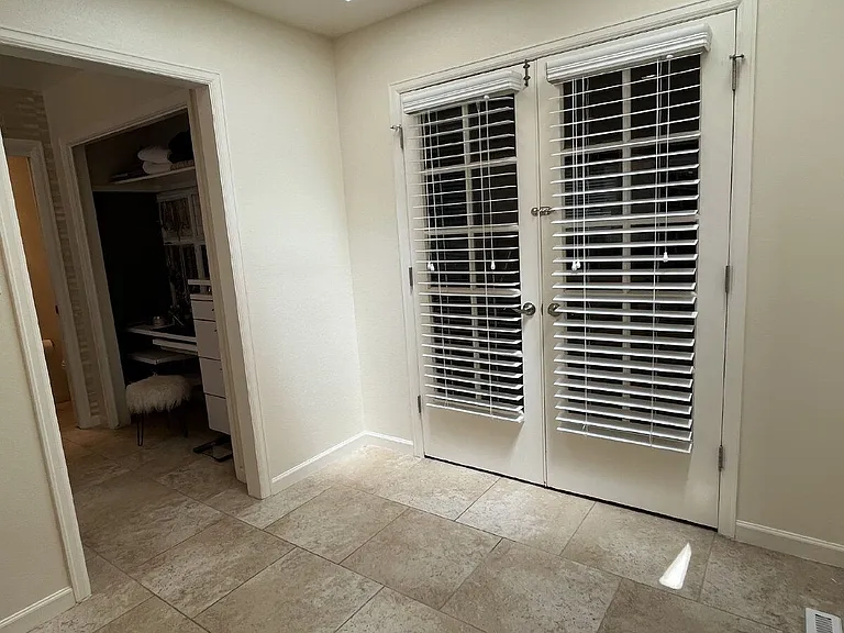 10739 E Crestridge Cir — Photo 38