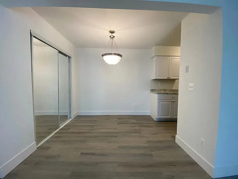 Washington Place Apartments — Photo 9