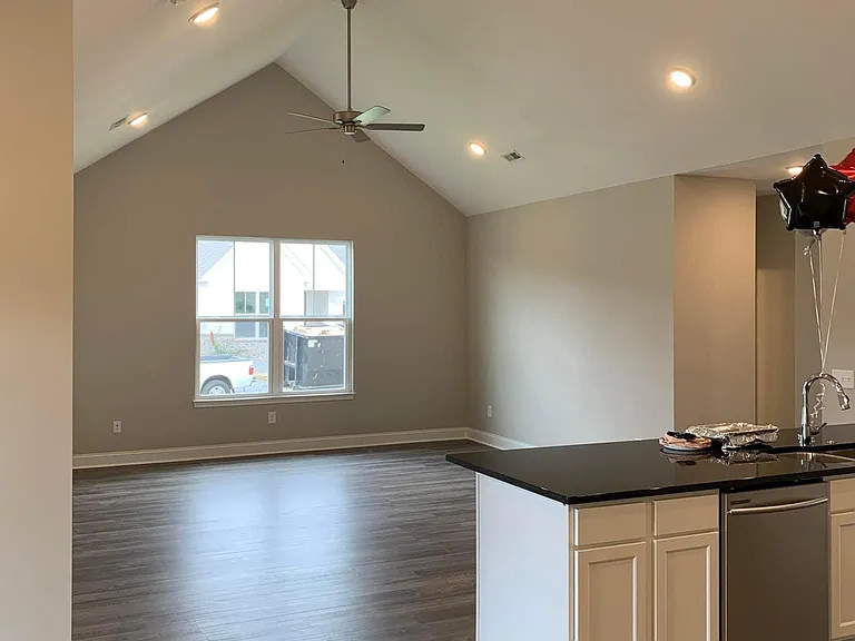 104 Norah Way — Photo 2