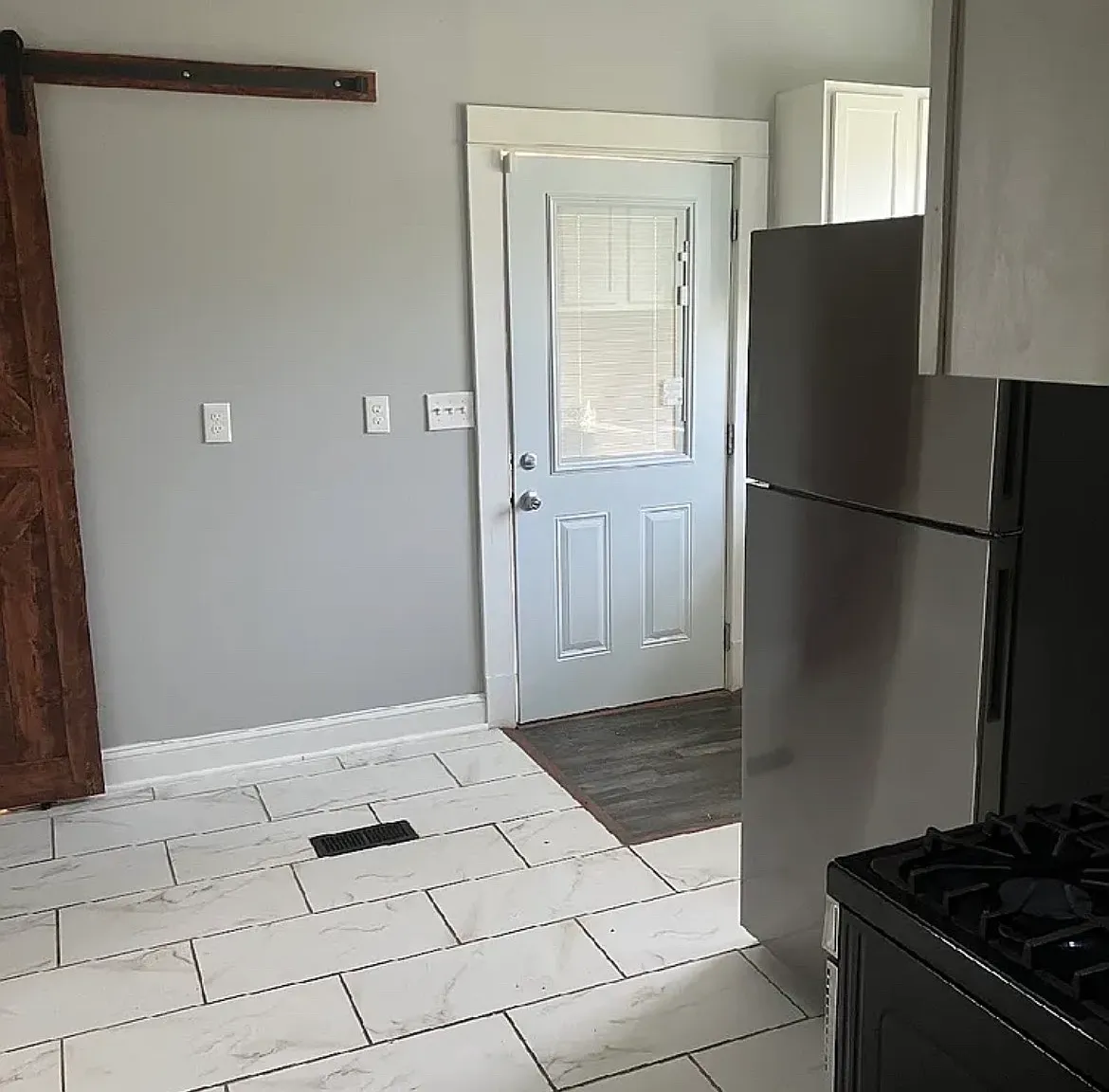 4 bed, 1600 sqft, $1,749 — Photo 4