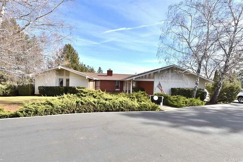 720 Meadowlark Ln photo 1