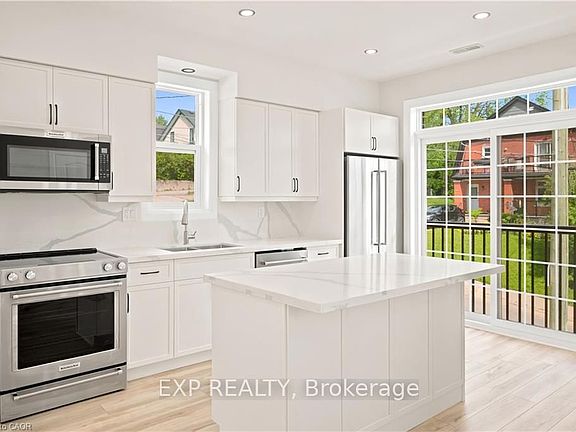 3rd image of 131 Saint George St