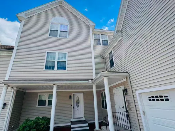 18 Dale St Unit 8B, Andover, MA 01810