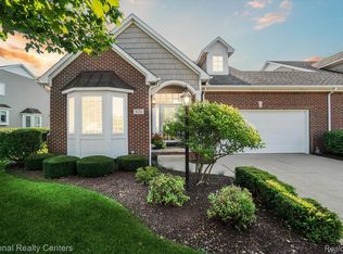 321 Asbury Ct, Highland, MI 48357