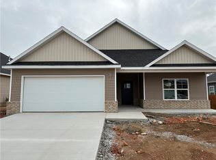 256 Miles Ave, Gentry, AR 72734