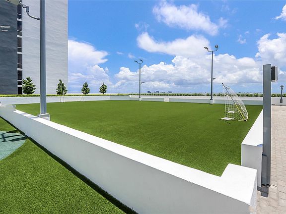 4th image of 16385 Biscayne Blvd Unit 3204