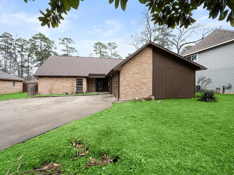 706 Shenandoah Dr — Photo 2