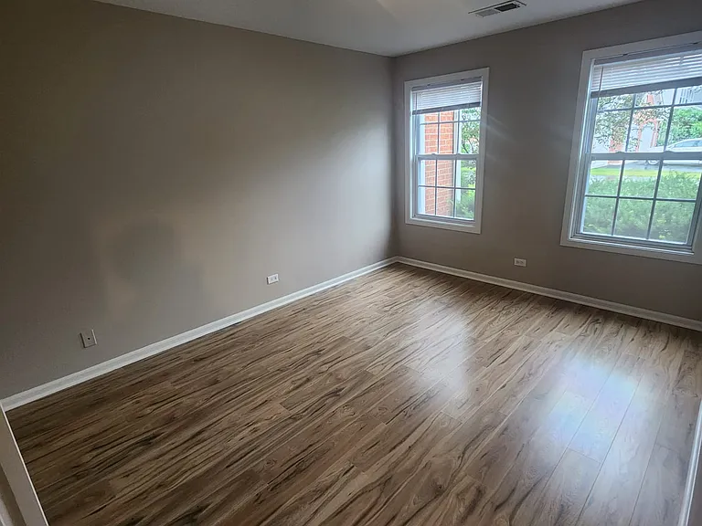 221 Norfolk Ct — Photo 13