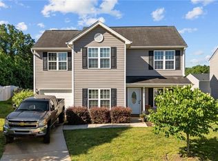 10 Grace Chapel Ct, Greensboro, NC 27405