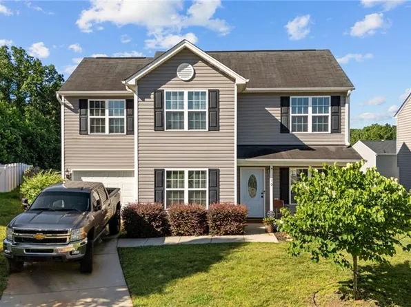 10 Grace Chapel Ct, Greensboro, NC 27405
