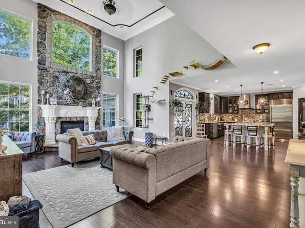 106 Kensington Dr, Galloway, NJ 08205