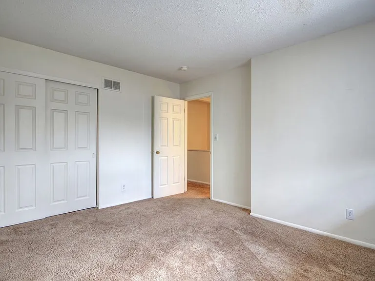 1801 W John St — Photo 18