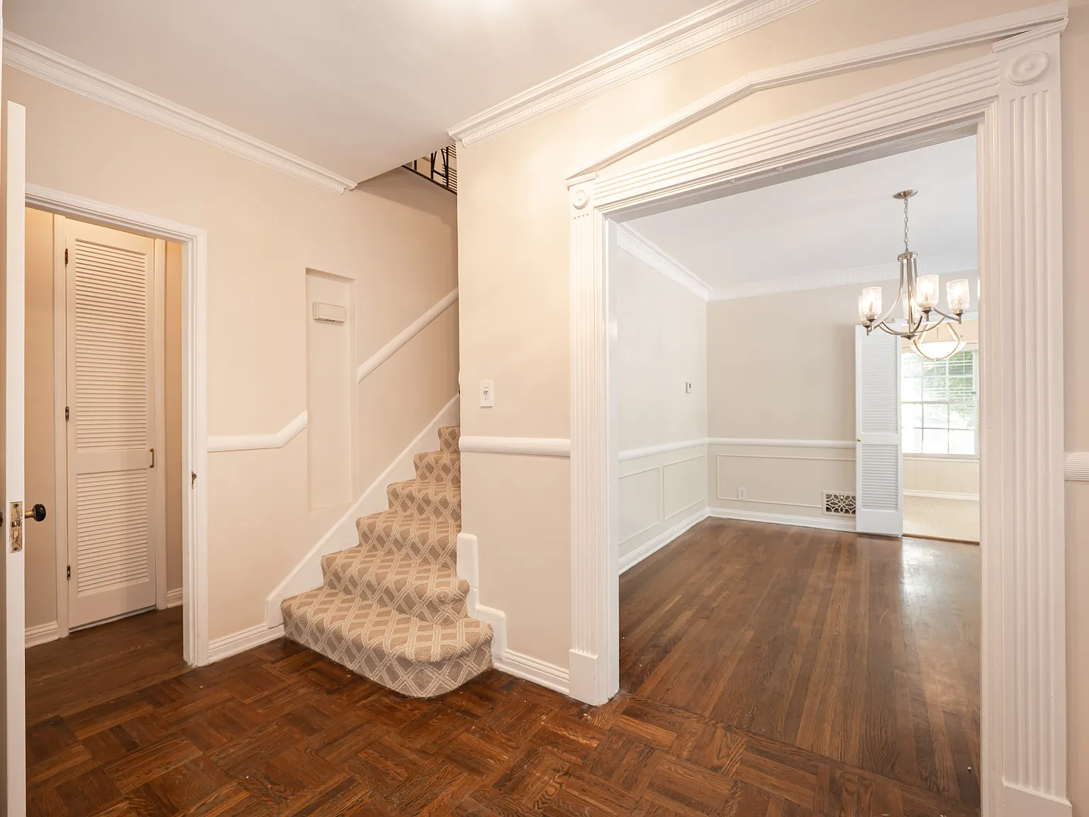 4 bed, 2350 sqft, $8,300 — Photo 2