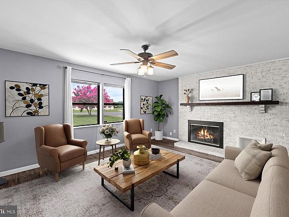 4th image of 21677 Maple Dr