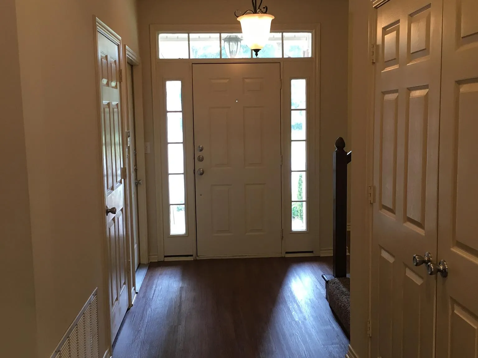 3 bed, 1900 sqft, $2,210 — Photo 3