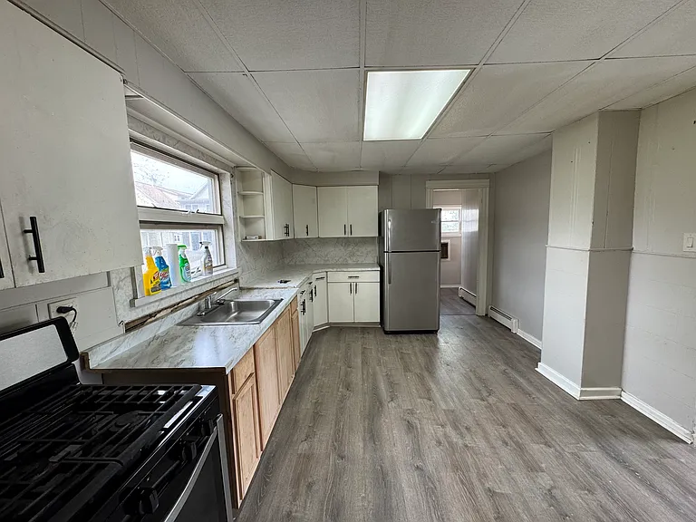 1369 Penn Ave #B — Photo 7