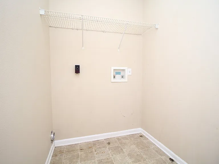 6845 Roundup Ln — Photo 8