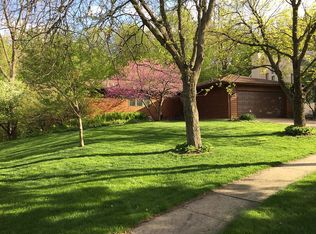 2060 Vista Cir NW, Cedar Rapids, IA 52405