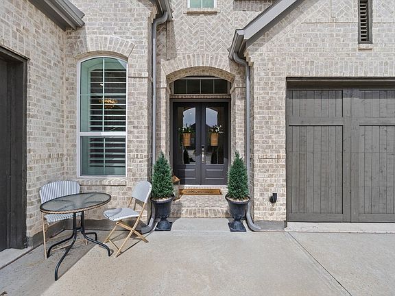 3rd image of 536 Petrel Dr