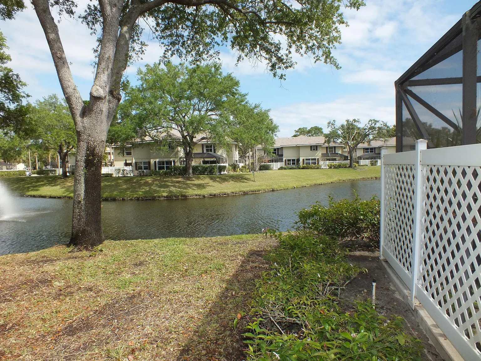 2 bed, 2.5 bath, 1398 sqft, $2,000 — Photo 4