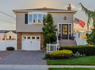 2296 Hampton Ave, Seaford, NY 11783