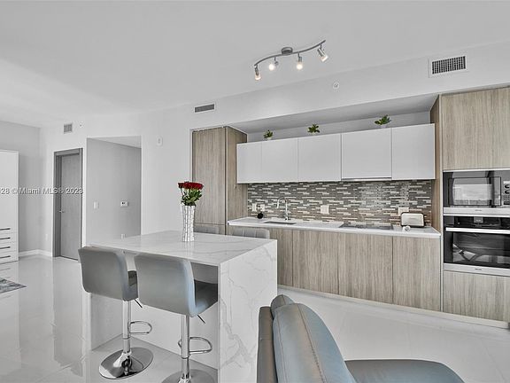5th image of 2900 NE 7th Ave Unit 2109