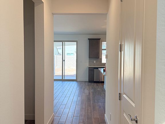 4th image of 800 W Sparrow Dr