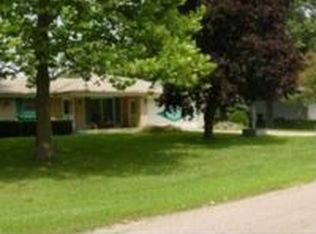 7570 Lloyd Dr, Cherry Valley, IL 61016