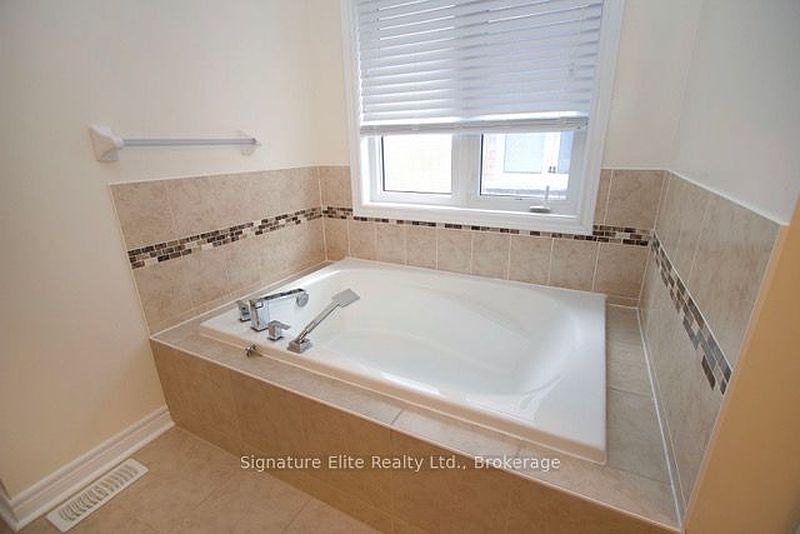 Ajax House for rent - 4 Bedrooms — photo 20