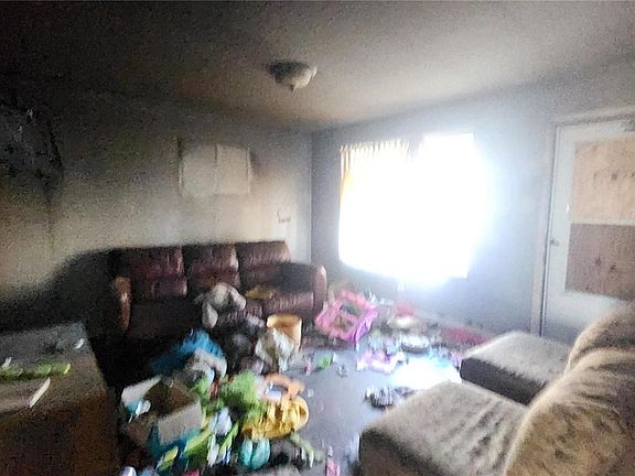 5th image of 10329 Royal Dr