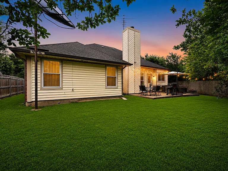 4143 Norway Ln — Photo 36