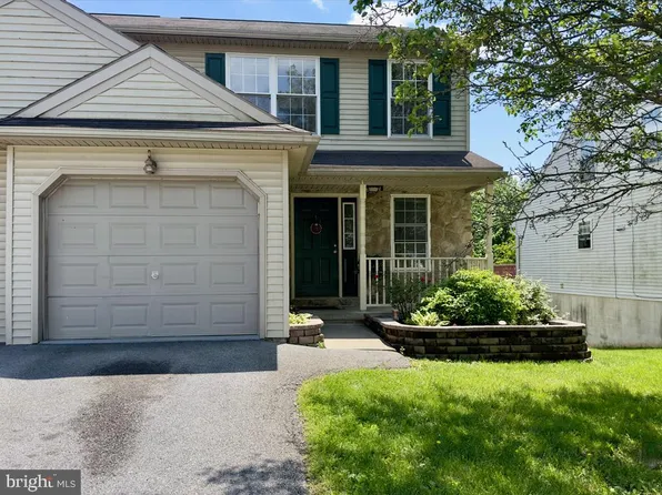 1057 Sterling Pl, Lancaster, PA 17603