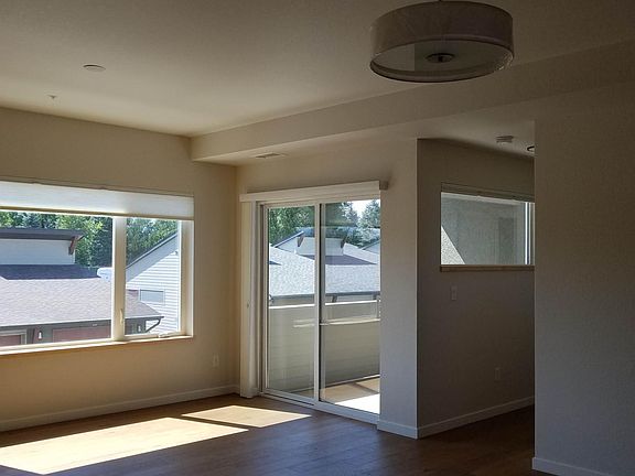 4th image of 1316 Snowberry Ln #203