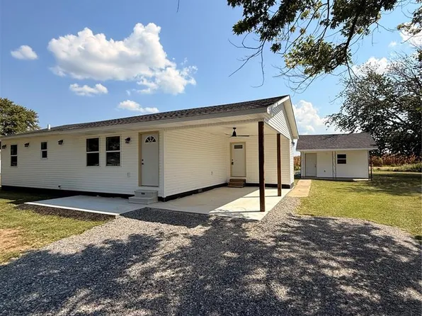 39594 County Road 227a, Campbell, MO 63933