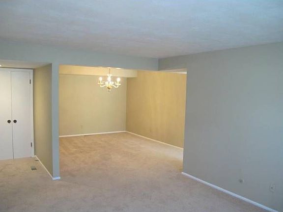 3rd image of 10349 Forest Brook Ln APT D