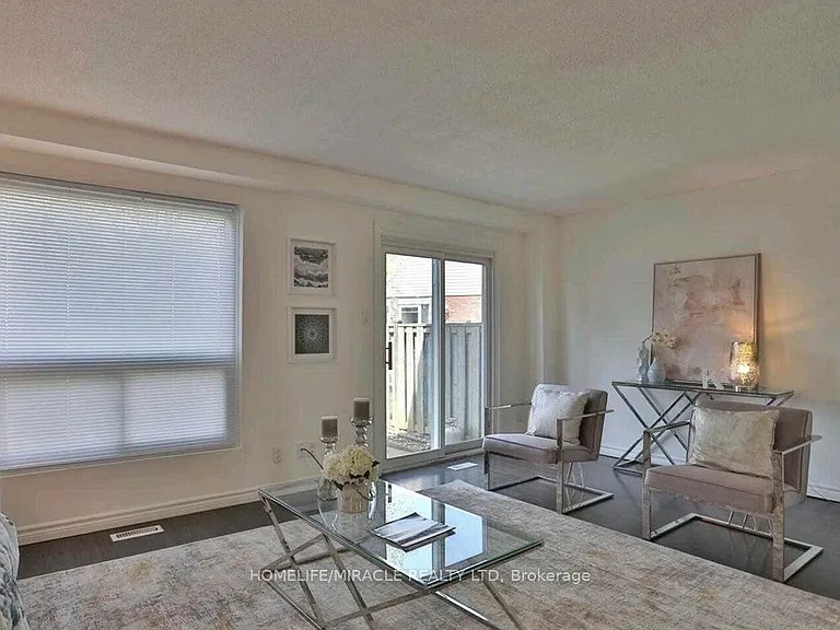 32 Mowat Blvd #38 — Photo 3