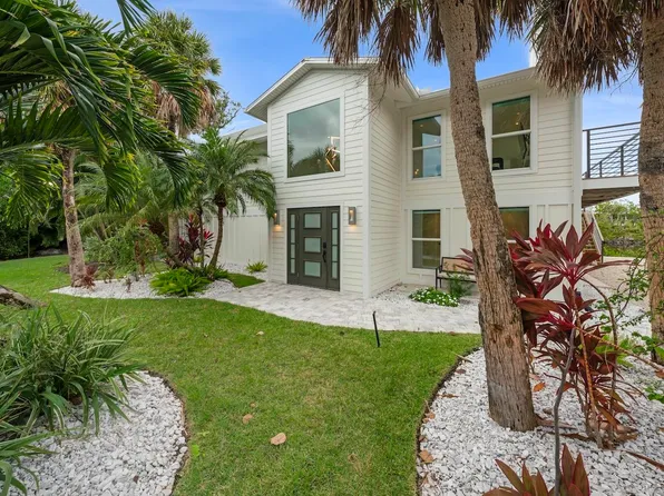 9455 Coventry Ct, Sanibel, FL 33957