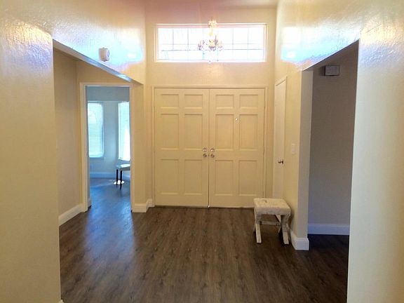 3rd image of 14990 Venetian Way