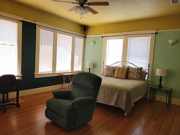 4th image of 133 Hopkins Blvd APT A