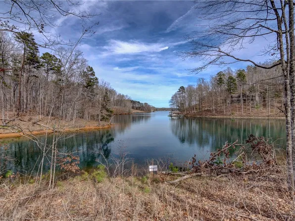 16 Crestone Ct, Salem, SC 29676
