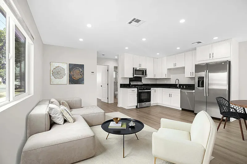 1 bed, 1.0 bath, 650 sqft, $2,000 — Photo 2