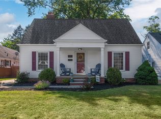 486 Canterbury Rd, Bay Village, OH 44140